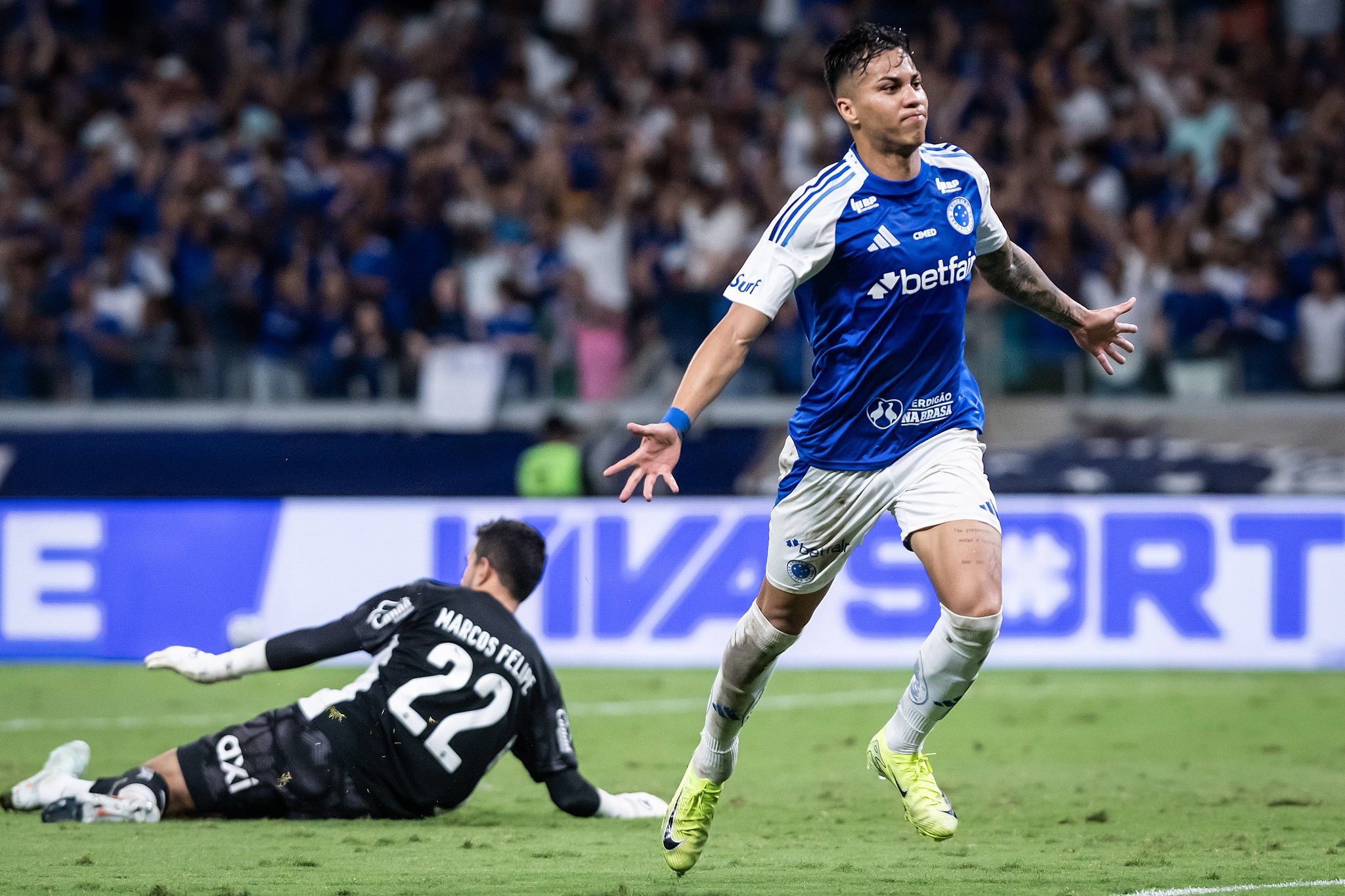 Jogadores do Tricolor em ação durante partida na Série A, em busca de melhores resultados. Reprodução: Globo