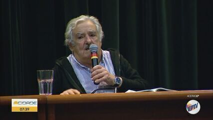 Pepe Mujica durante palestra na Unesp de Franca, onde abordou questões latino-americanas. Reprodução: Globo