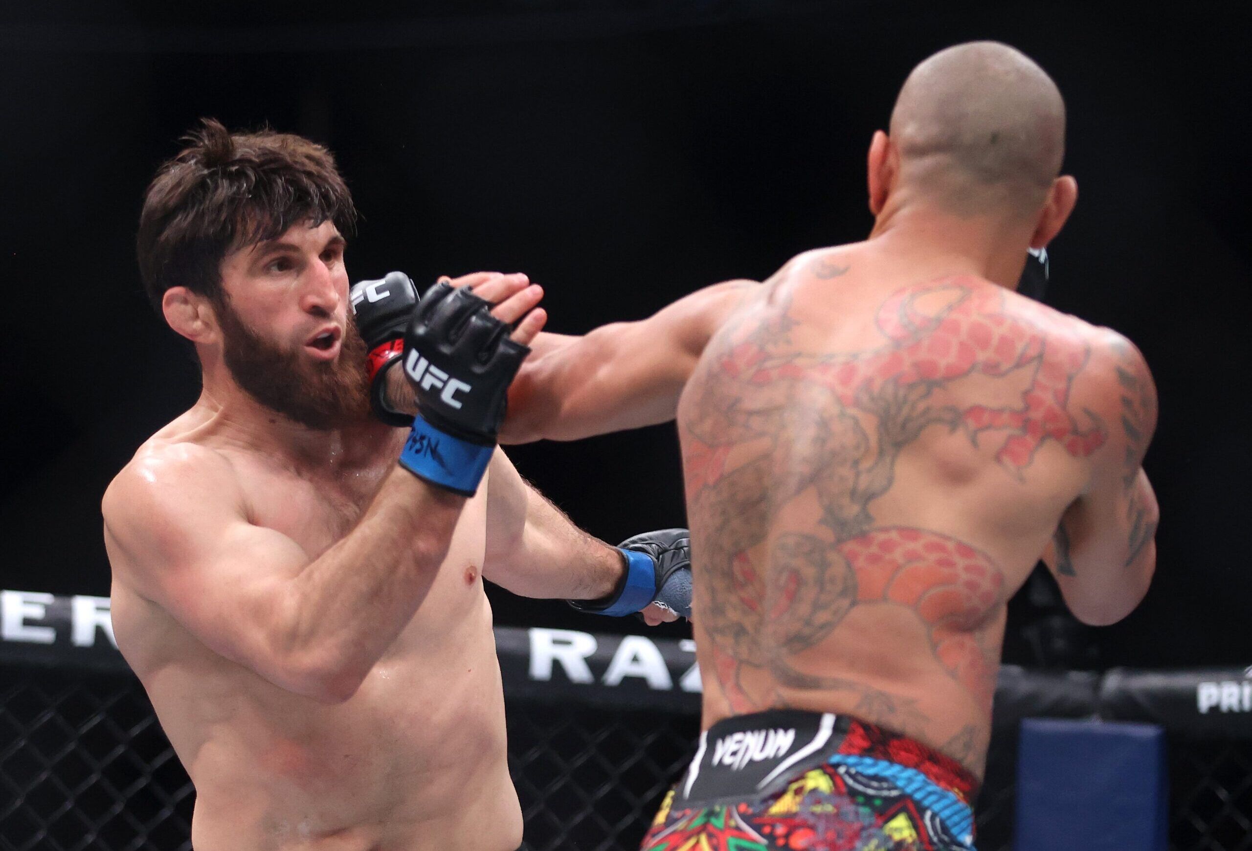 Ankalaev derrota Poatan e conquista cinturão do UFC