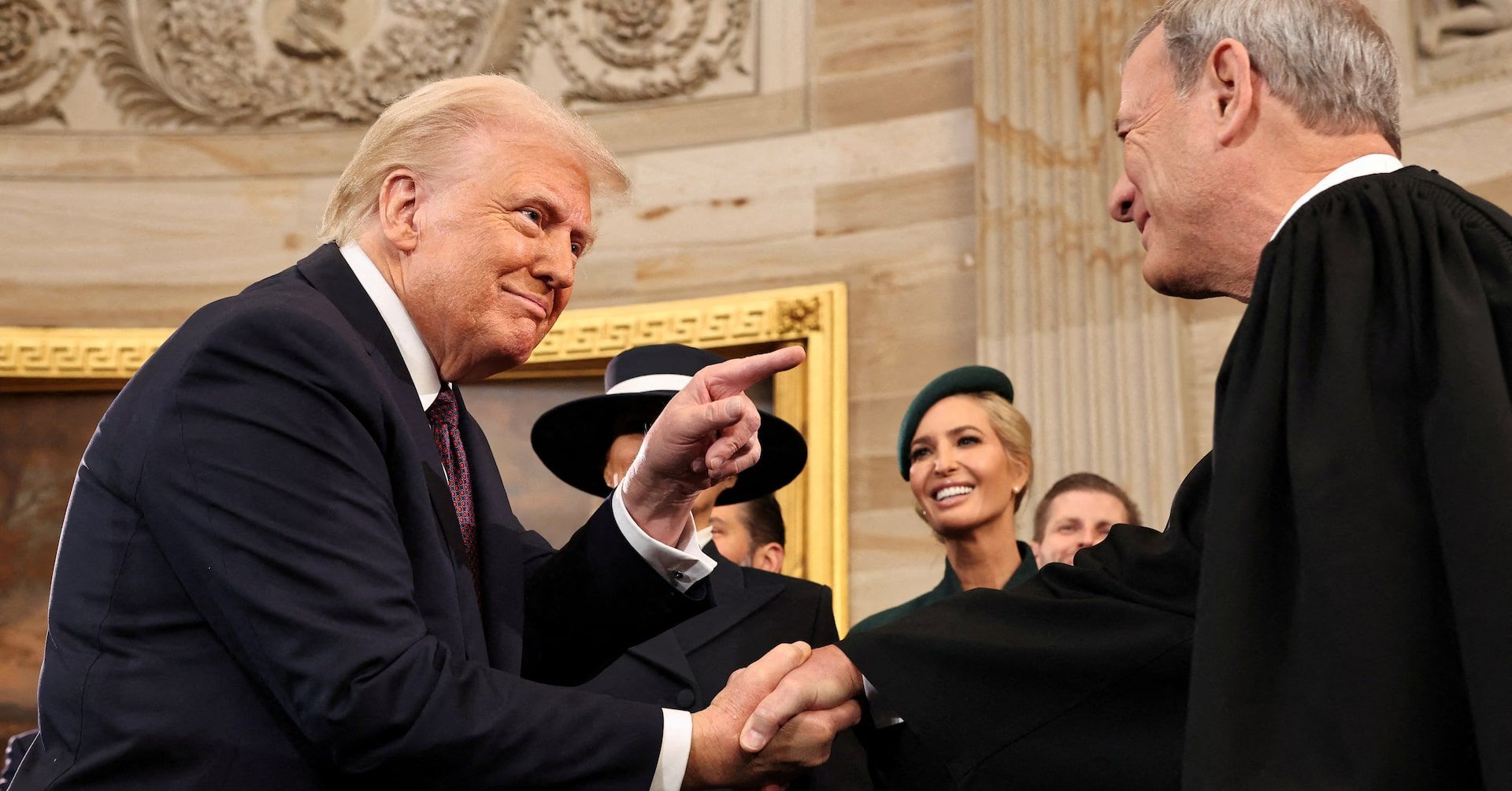 Tensão entre Trump e Roberts afeta Judiciário dos EUA