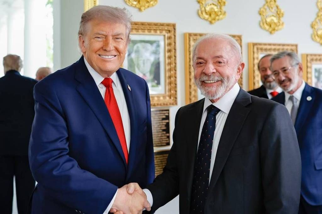 Governo quer manter negociação com EUA e usar Pix para atacar Flávio Bolsonaro após tarifaço