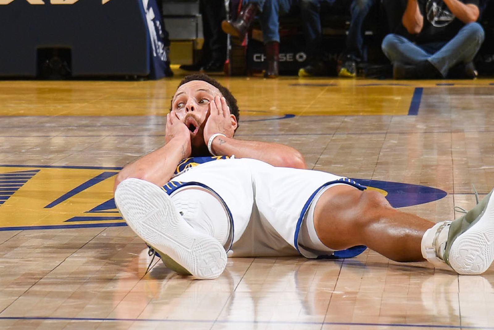 Curry se destaca ao atingir mil jogos na NBA