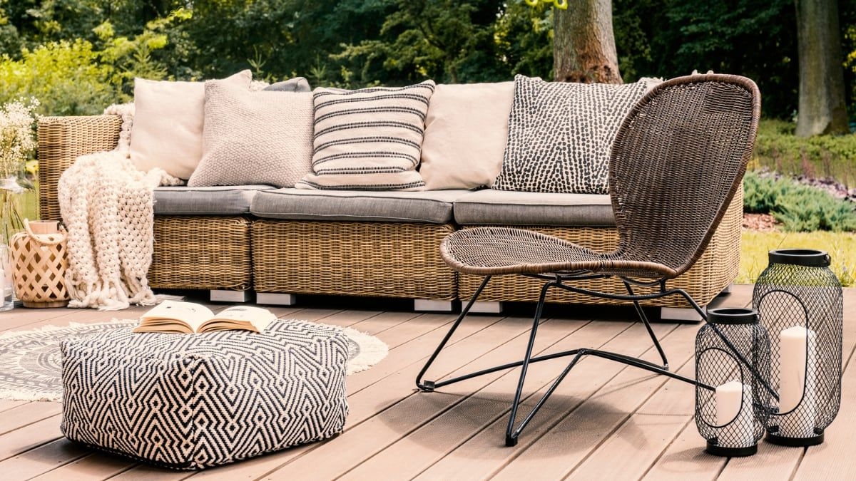 Móveis de jardim ideais para relaxar em casa. Reprodução: EL PAÍS