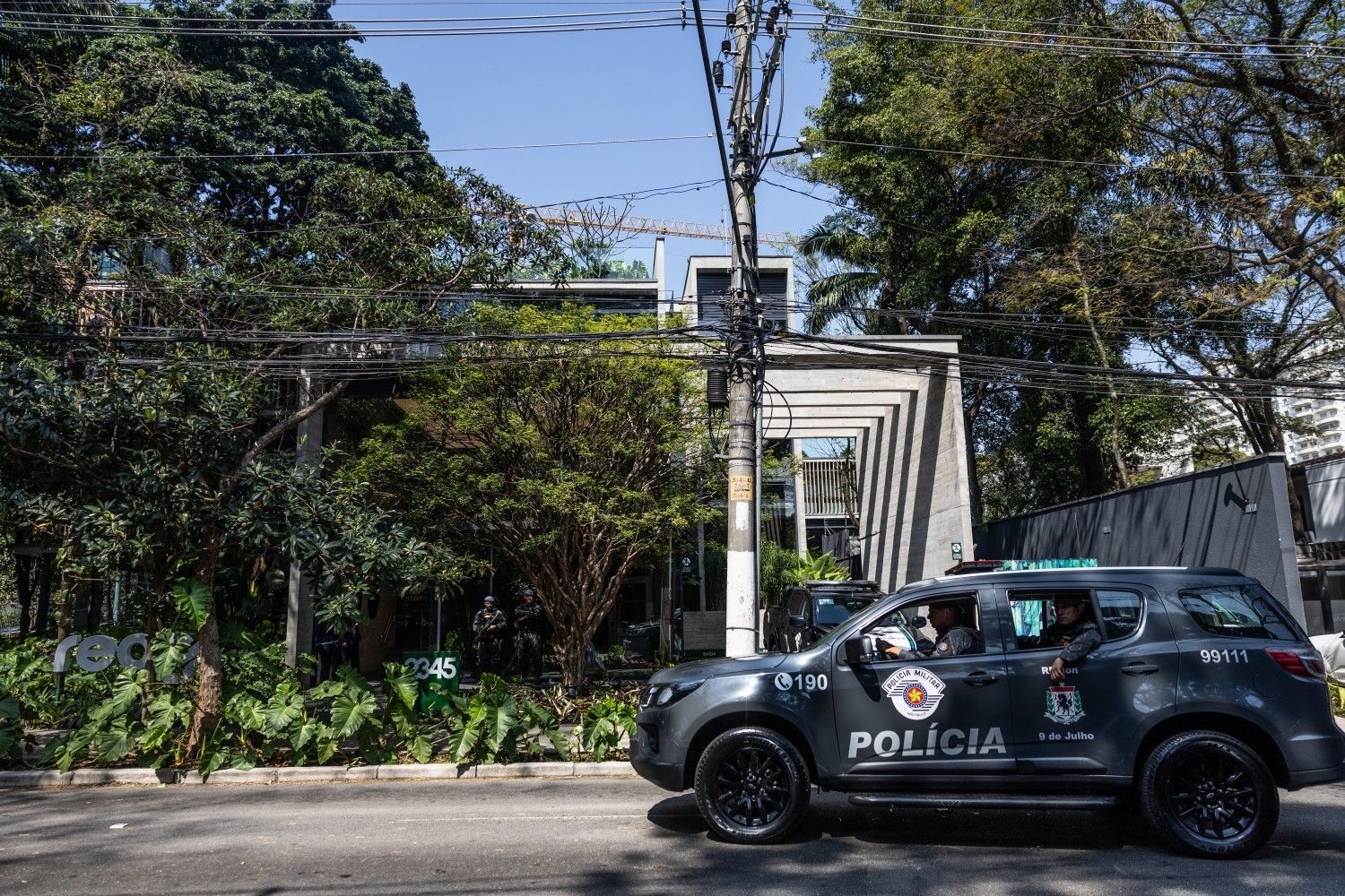 Operação policial em São Paulo deflagra busca e apreensão contra o crime organizado. Legenda da imagem. Reprodução: Retorno do item 11