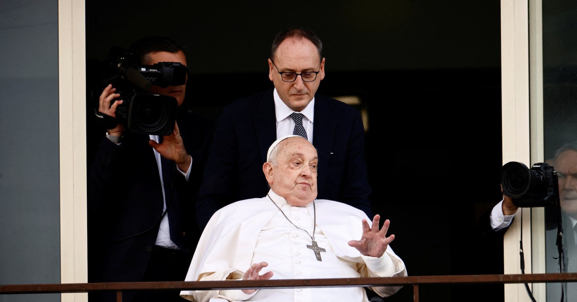 Papa Francisco Retorna Após 37 Dias de Internação