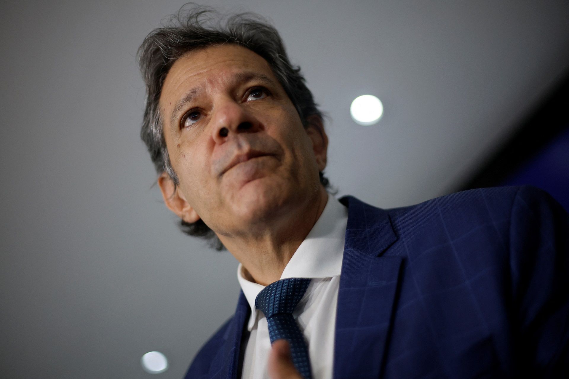Haddad destaca queda do dólar e decisões do BC