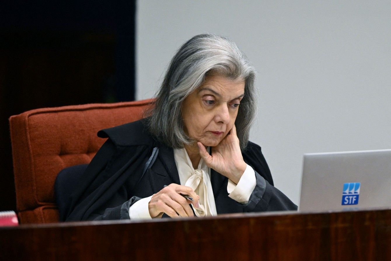 Carmen Lúcia participa de sessão no STF, destacando a atuação da Suprema Corte. Legenda da imagem. Reprodução: Retorno do item 11