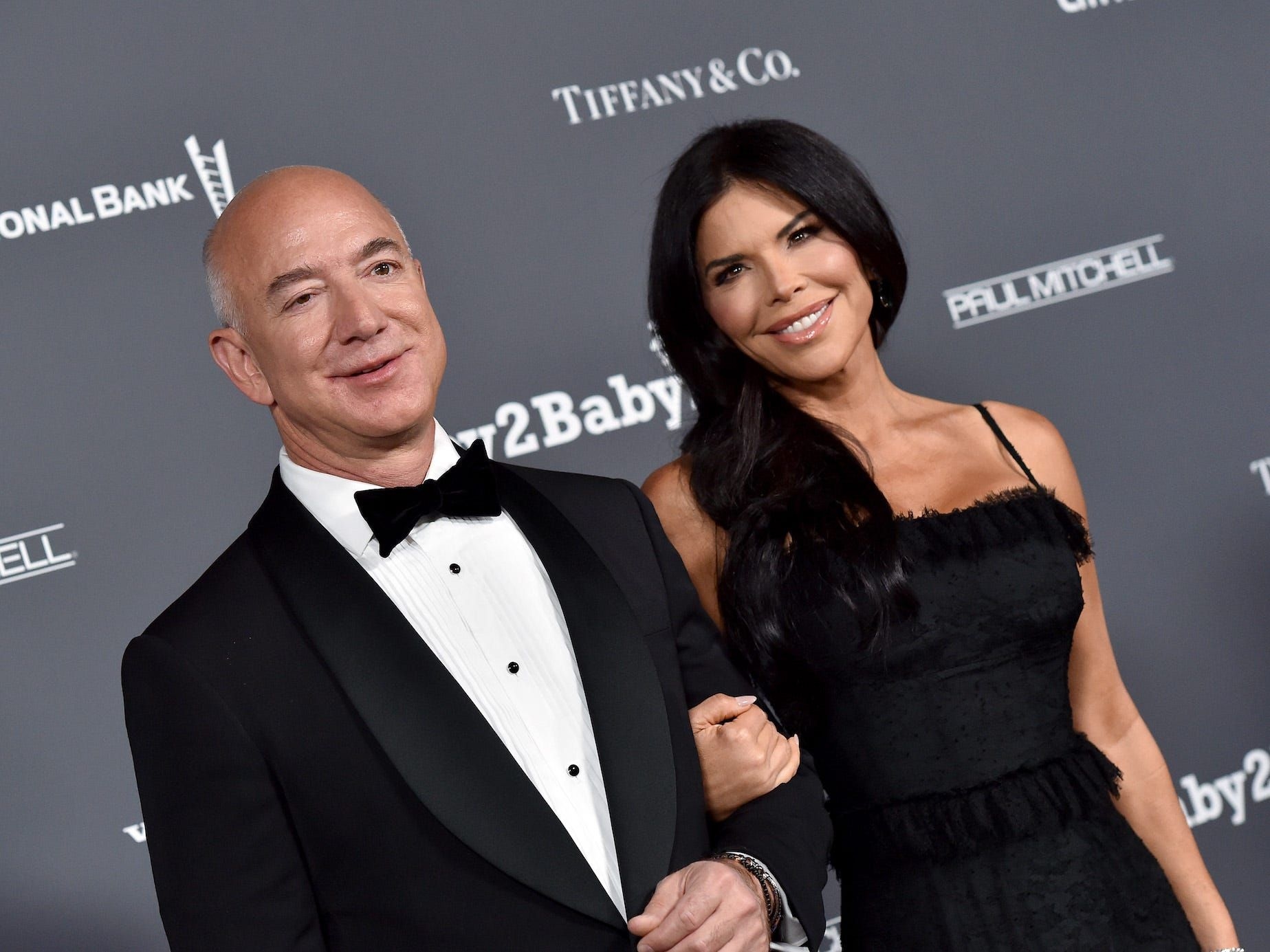 Jeff Bezos e Lauren Sánchez, um dos casais mais ricos do mundo, celebram seu casamento em Veneza. Reprodução: Business Insider