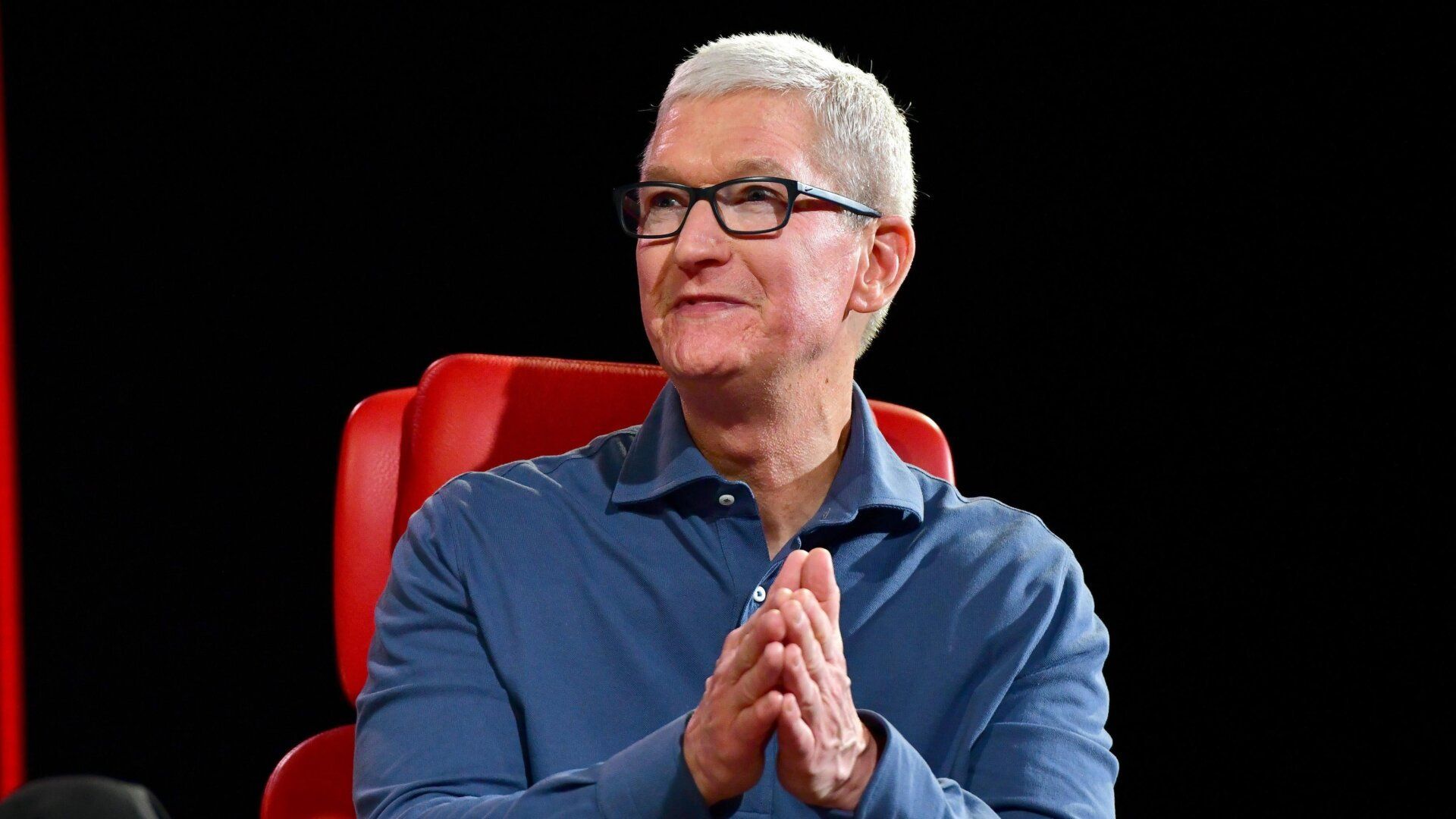 Tim Cook acredita que a Apple pode alcançar concorrentes na corrida da IA. Reprodução: Gizmodo