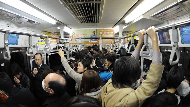 Japão enfrenta aumento de agressões em transporte público