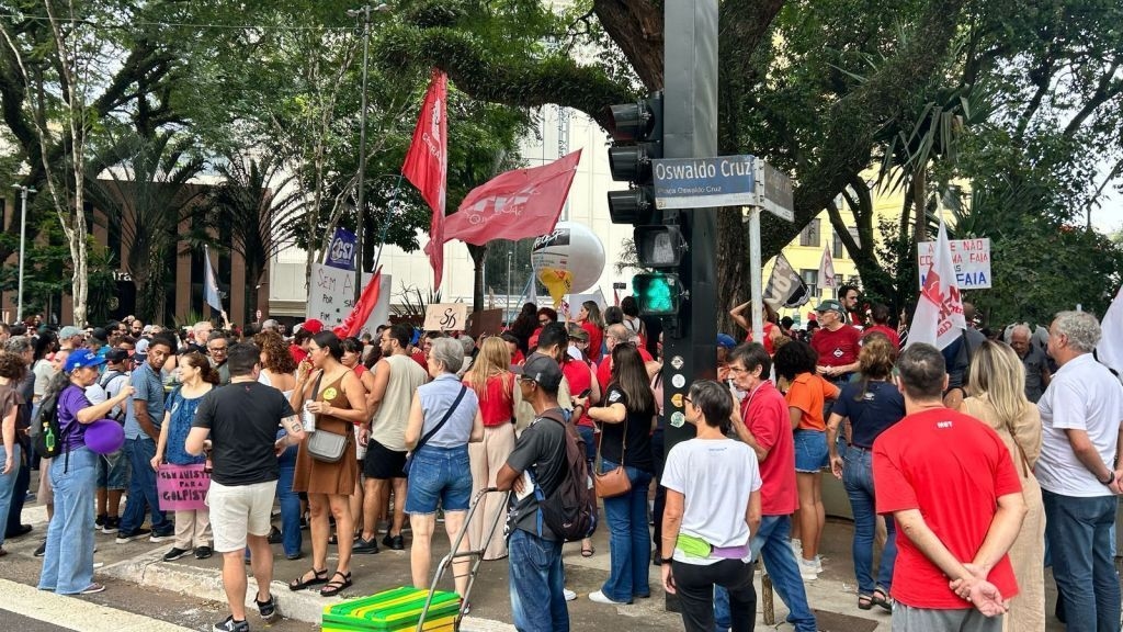 Ato da Esquerda em SP Contra Anistia de Bolsonaro