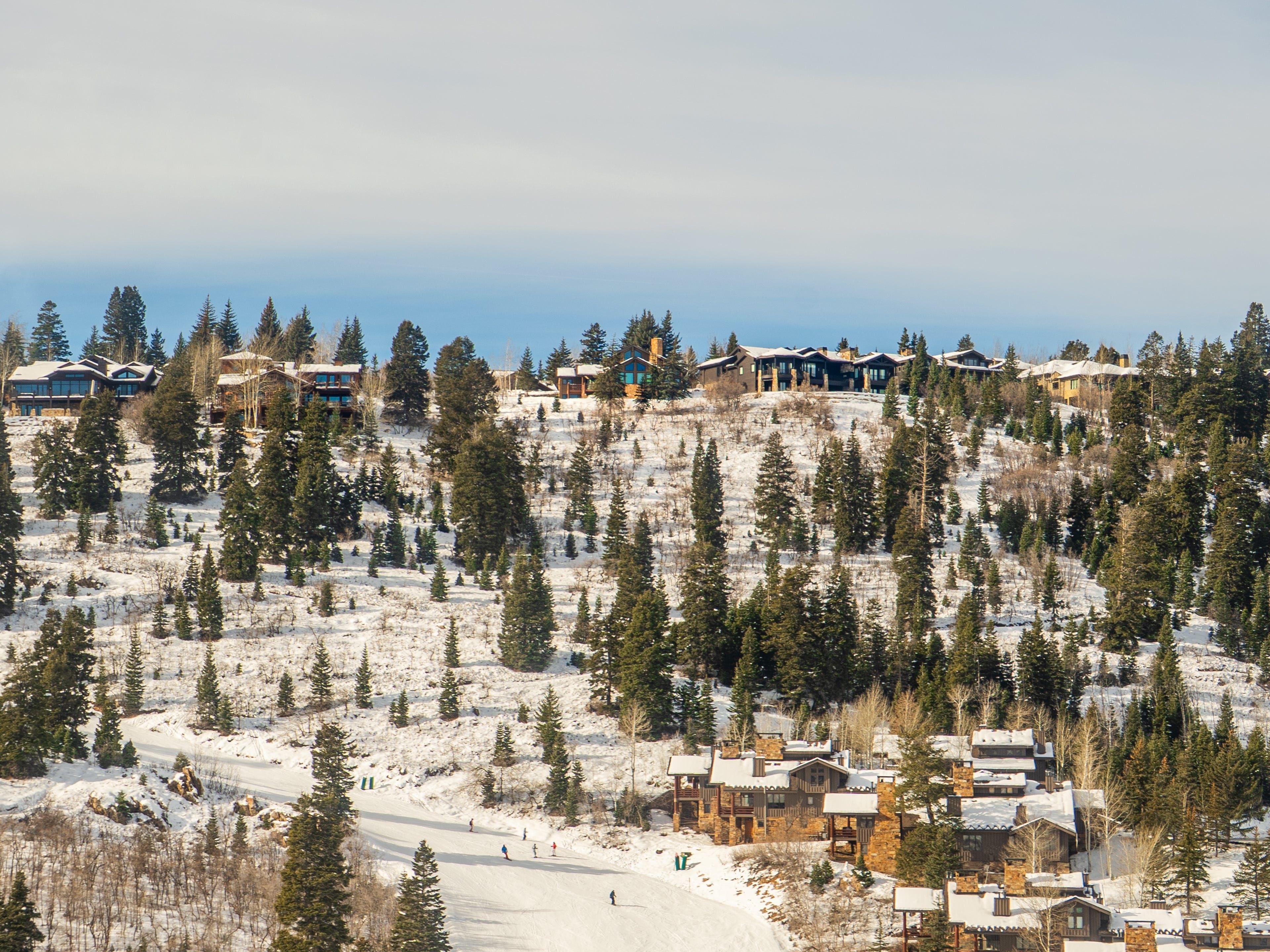 Park City, Utah, destaca-se como o local mais caro do estado, com luxuosas mansões nas montanhas. Reprodução: Joey Hadden/Business Insider
