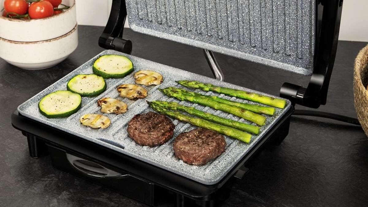 [Grelha elétrica popular, com mais de 28.000 avaliações, ideal para carnes, sanduíches e legumes]. Reprodução: Elpais