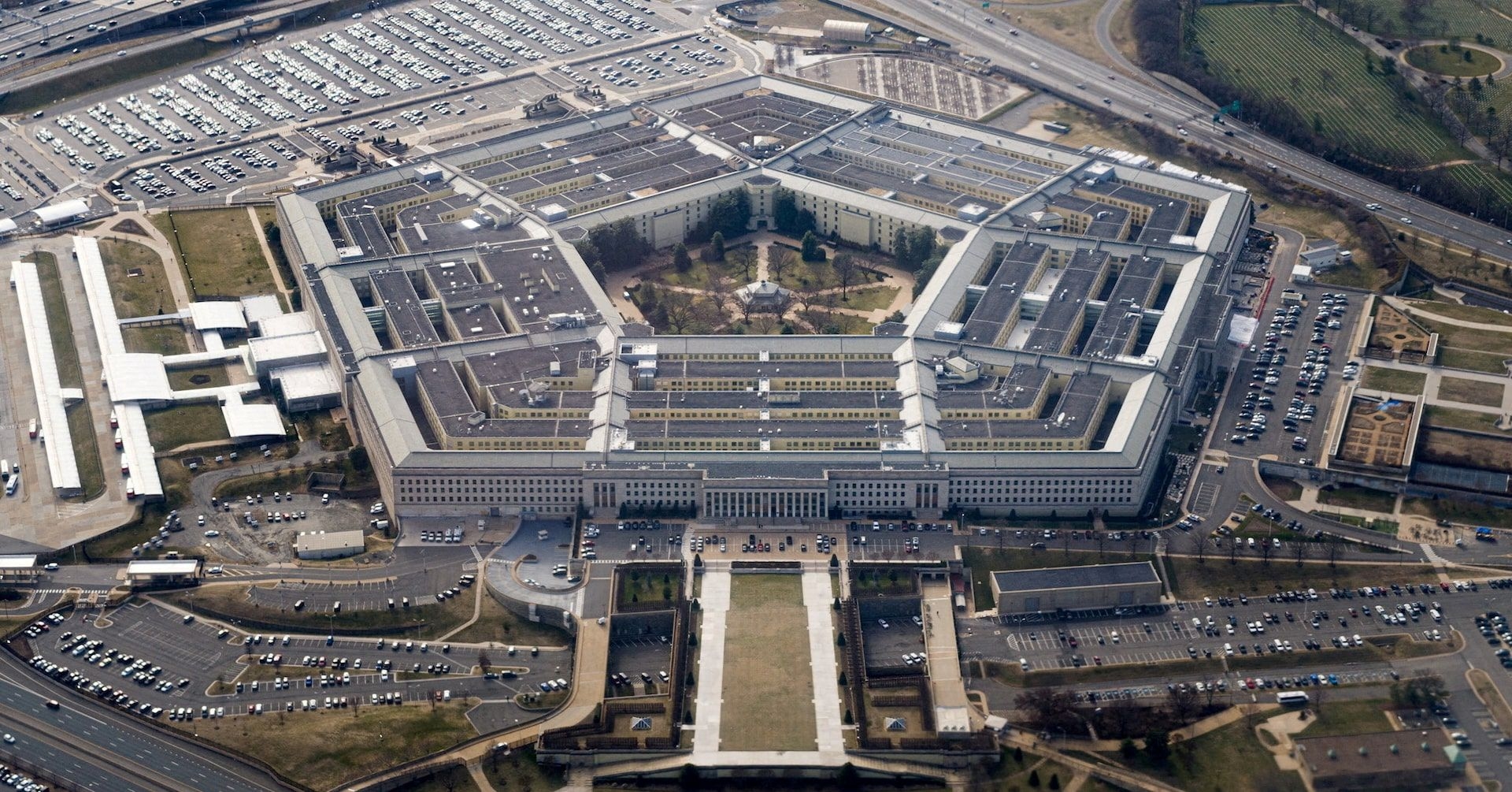 Mudanças no Comando do Pentágono Geram Preocupações no GOP