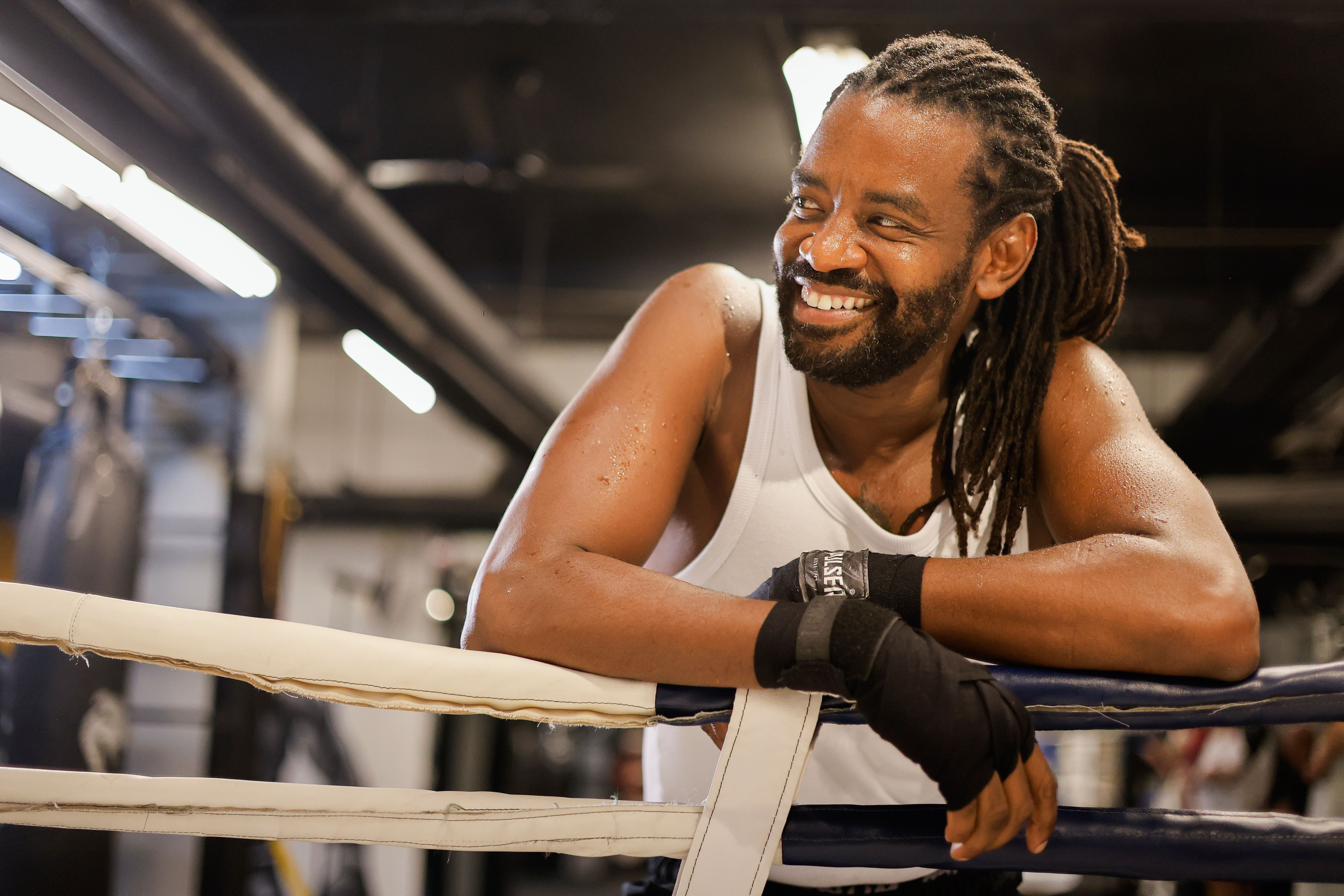 Ator revela afinidade com estilo do personagem e sugere roupas. Reprodução: Globo