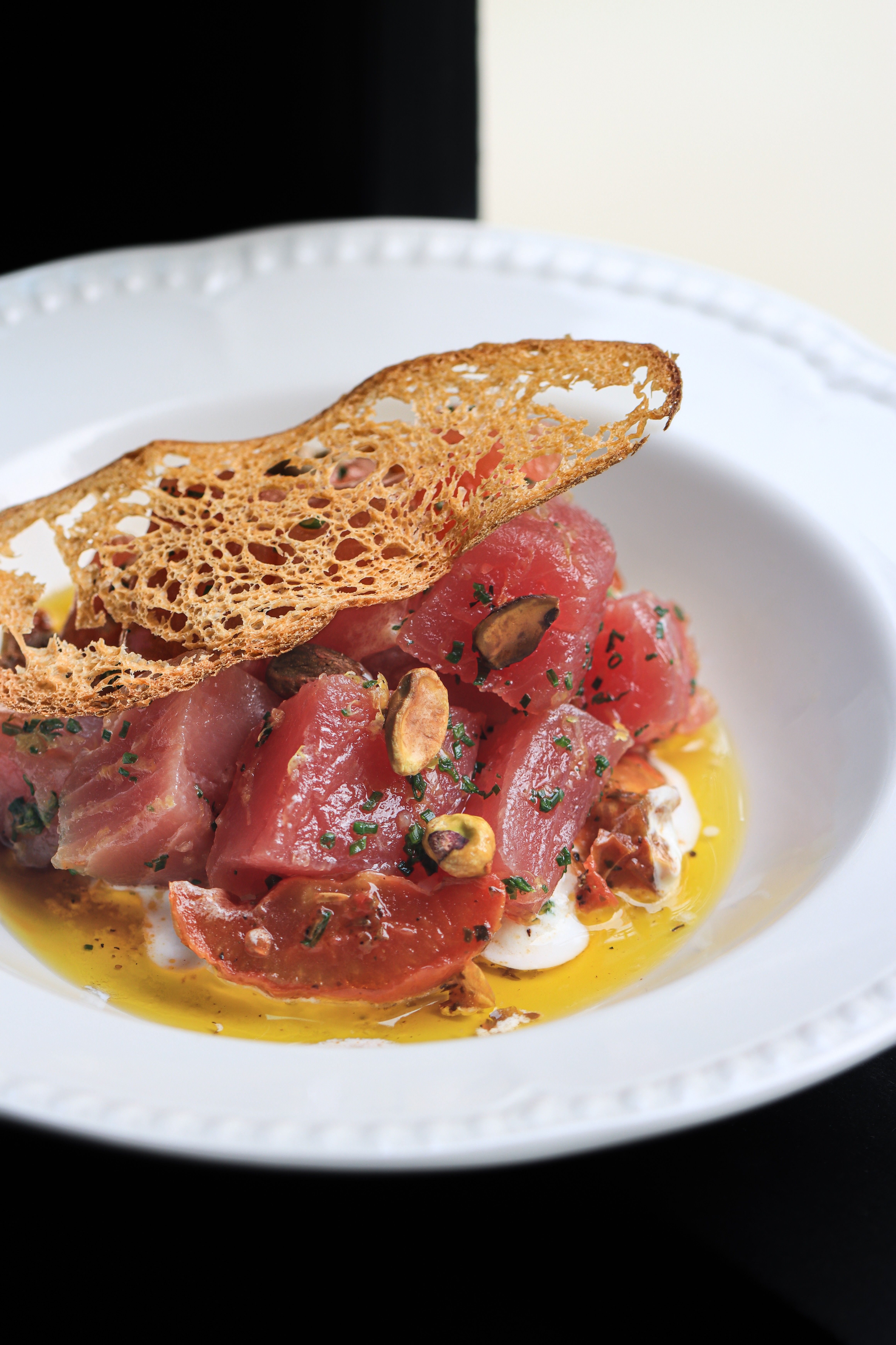 [Koral estreia no Guia Michelin com bom custo-benefício, sob o comando do chef Pedro Coronha.]. Reprodução: Oglobo