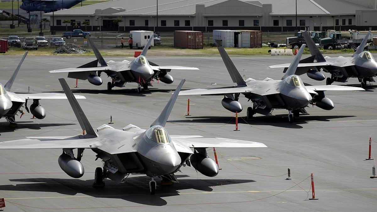 Custos de reforma dos motores dos caças F-22 Raptor