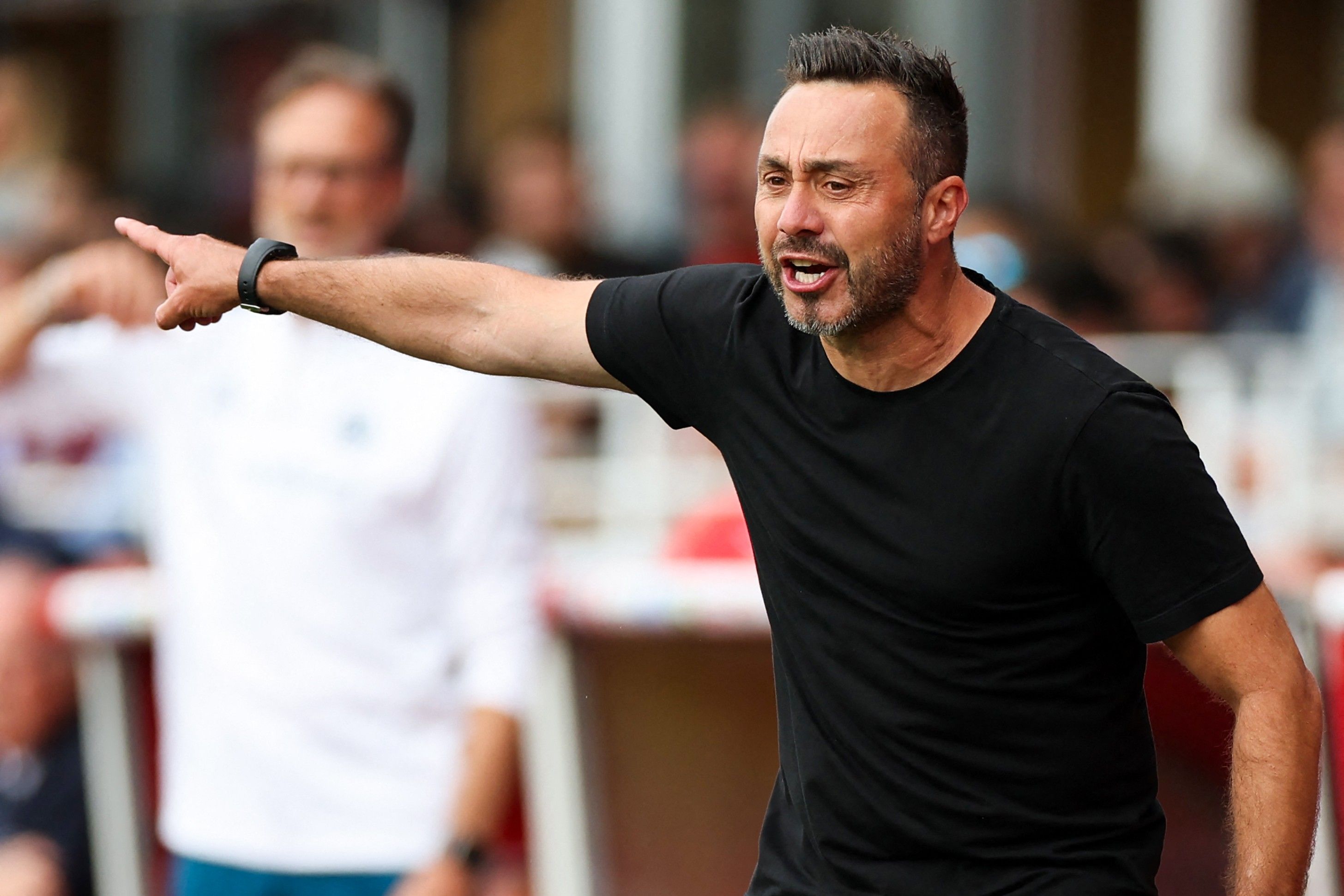 Tottenham apresenta De Zerbi como novo treinador para evitar o rebaixamento.. Reprodução: Ge