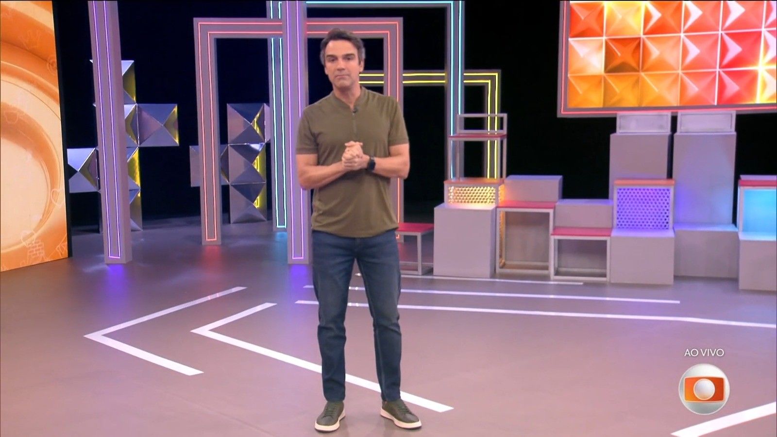 Tadeu Schmidt anuncia substituição de Henri Castelli com uma vaga a mais no Quarto Branco. Reprodução: Gshow