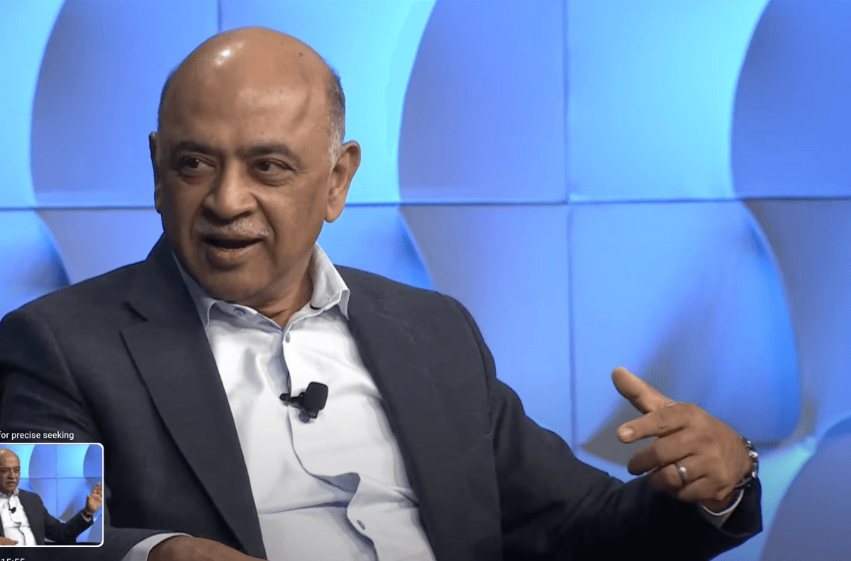 Arvind Krishna defende aumento de financiamento federal para pesquisa em IA. Reprodução: TechCrunch