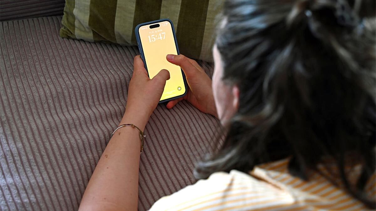 O novo iPhone 16 promete alto desempenho e proteção contra quedas. Reprodução: El País