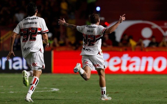 São-paulinos destacam a formação de jogadores de Cotia após reviravolta na partida contra o Sport.; Reprodução: Rubens Chiri / São Paulo FC