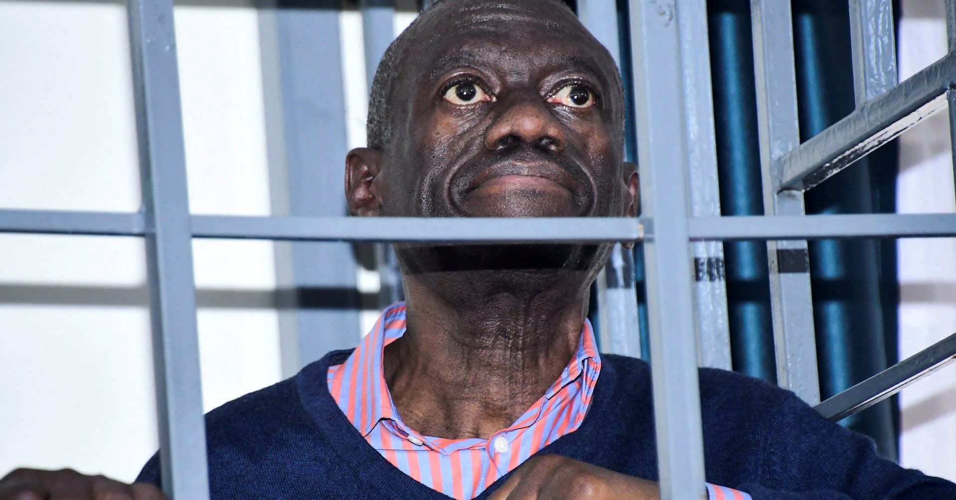 Governo ugandense propõe lei para permitir tribunais militares julgarem civis, apesar da proibição do Supremo. Reprodução: Reuters