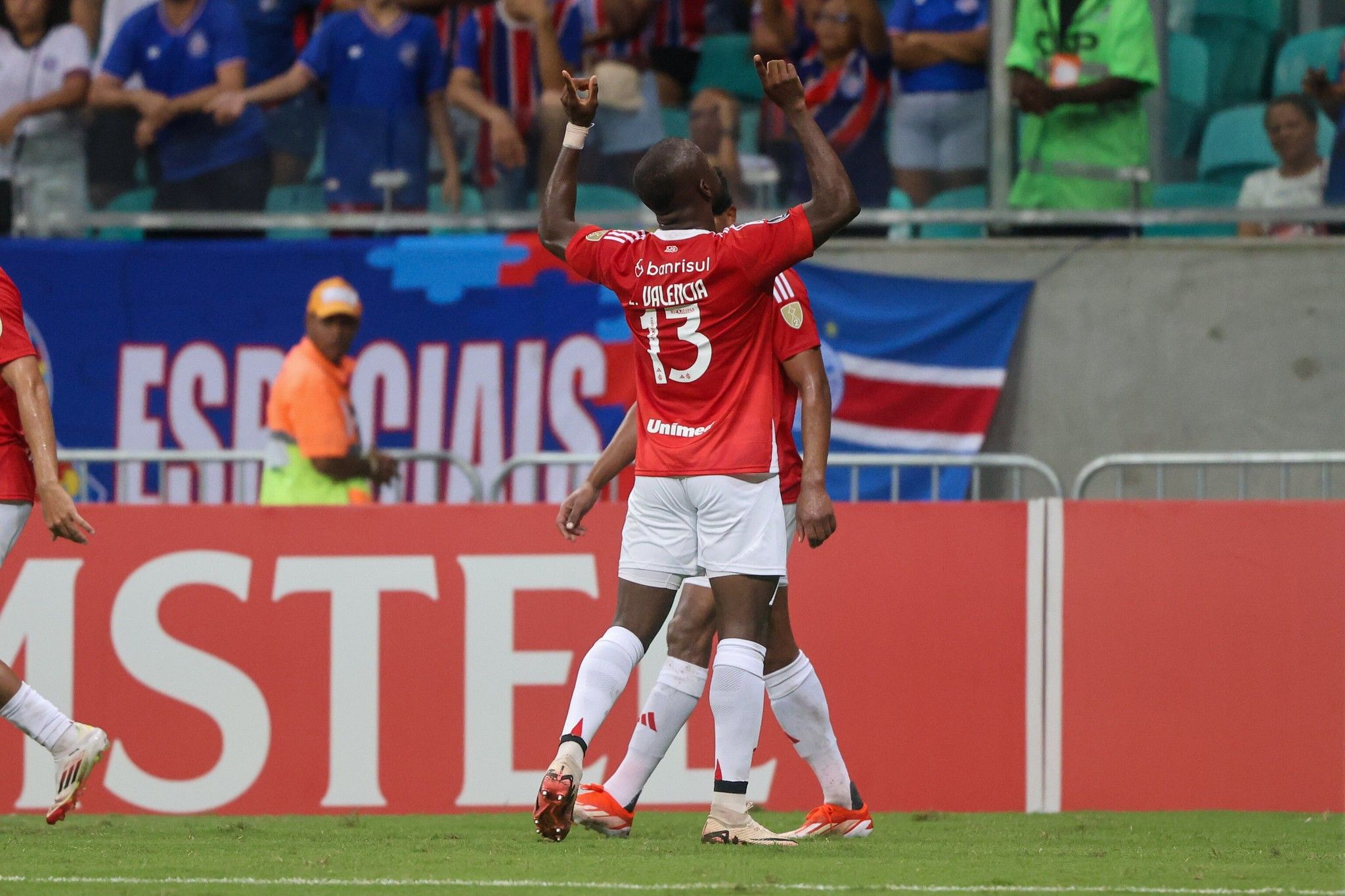 Colorado empata com o Bahia na estreia da Libertadores após sair em desvantagem. Reprodução: Globo