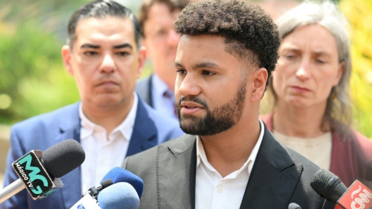 Legisladores democratas em visita a El Salvador prometem lutar pela libertação de migrante salvadorenho. Reprodução: Estadão