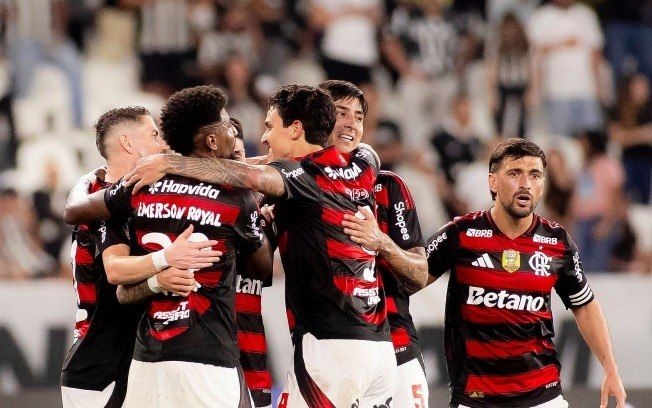 Flamengo celebra gol no clássico contra o Botafogo, conquista 3 pontos. Reprodução: Retorno do item 11