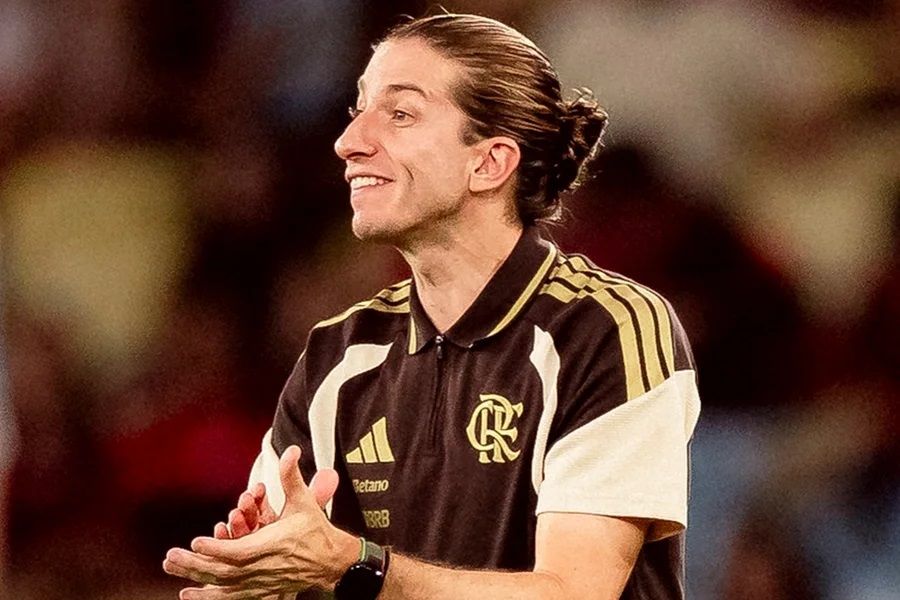 Filipe Luís é sondado por gigante do futebol alemão