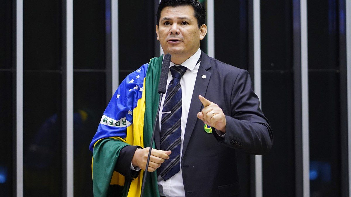 Deputado insinua relação com a ministra Gleisi Hoffmann durante debate. Reprodução: Último Segundo