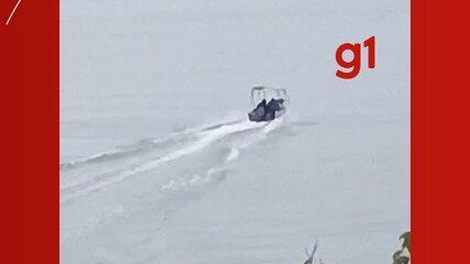 Suspeito de homicídio é filmado fugindo de lancha em Ubatuba após crime brutal. Reprodução: Globo