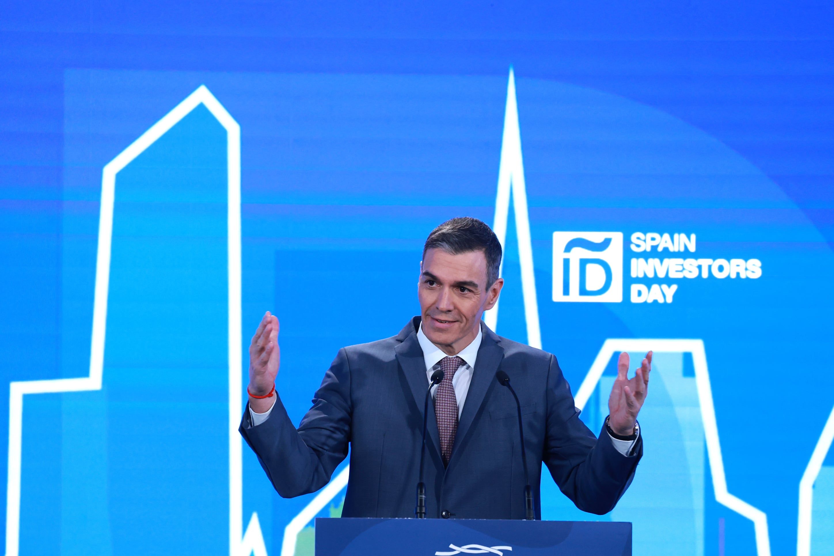 Sánchez em Davos contrasta visão mundial com Trump e Milei. Reprodução: Elpais