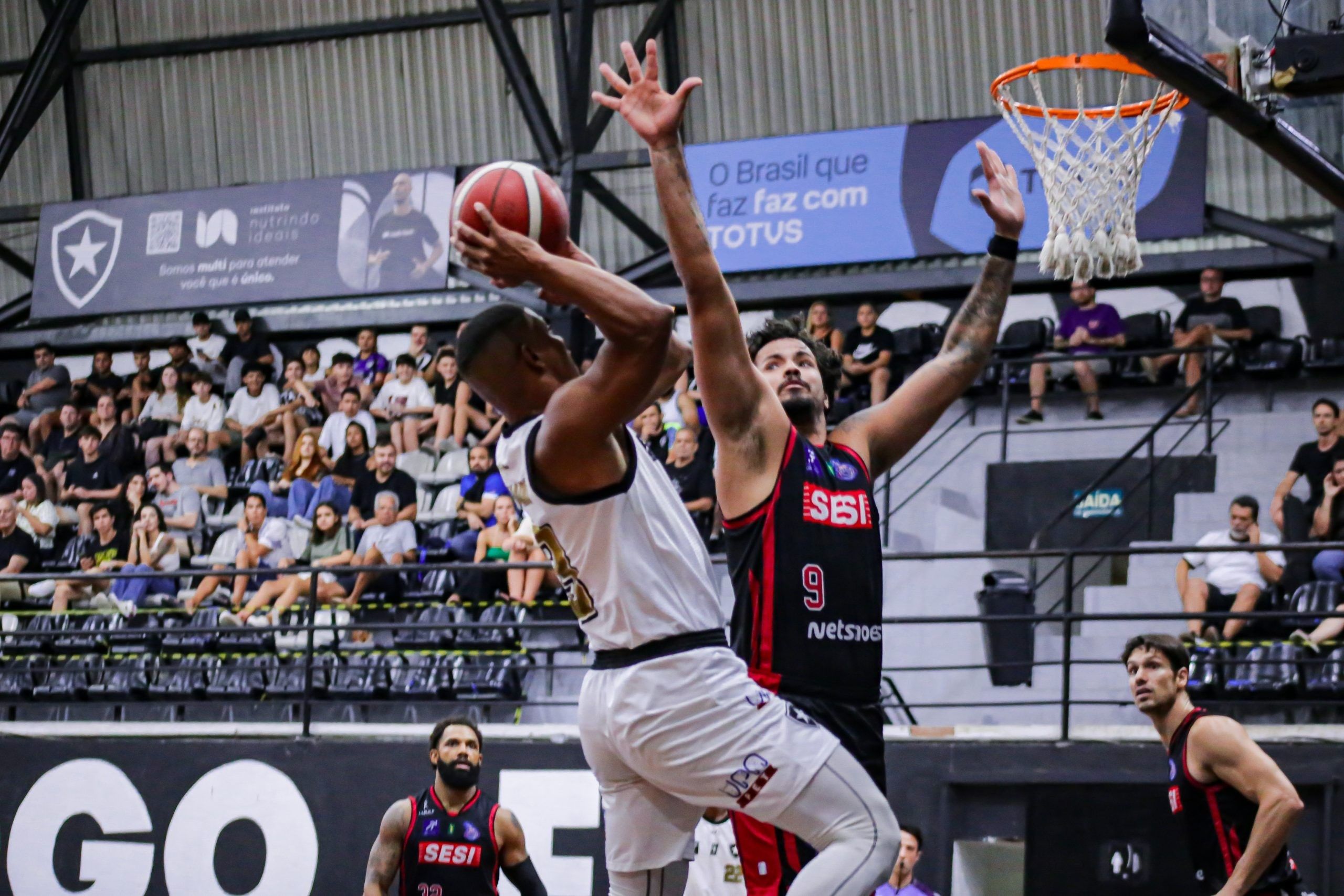 [Ação na quadra do NBB: Flamengo abre vantagem e Franca avança às quartas]. Reprodução: Ge