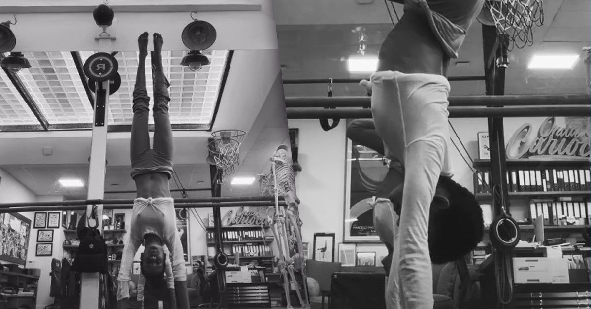 [Narah Baptista tenta plantar bananeira e pede ajuda aos seguidores]. Reprodução: Gshow