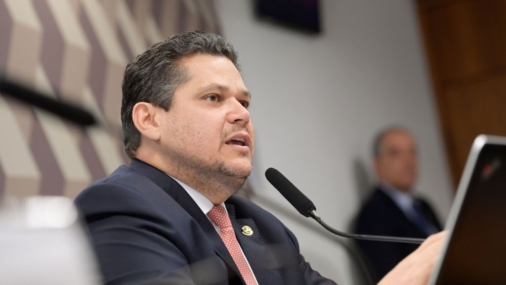 Senadores promovem jantar em homenagem a Davi Alcolumbre