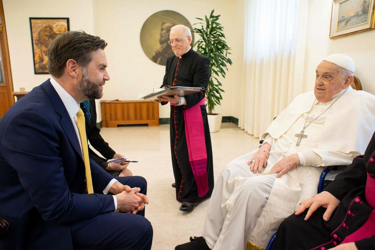 Pope Francis e líder global discutem tensões sobre imigração e apoio internacional. Legenda da imagem. Reprodução: Globo