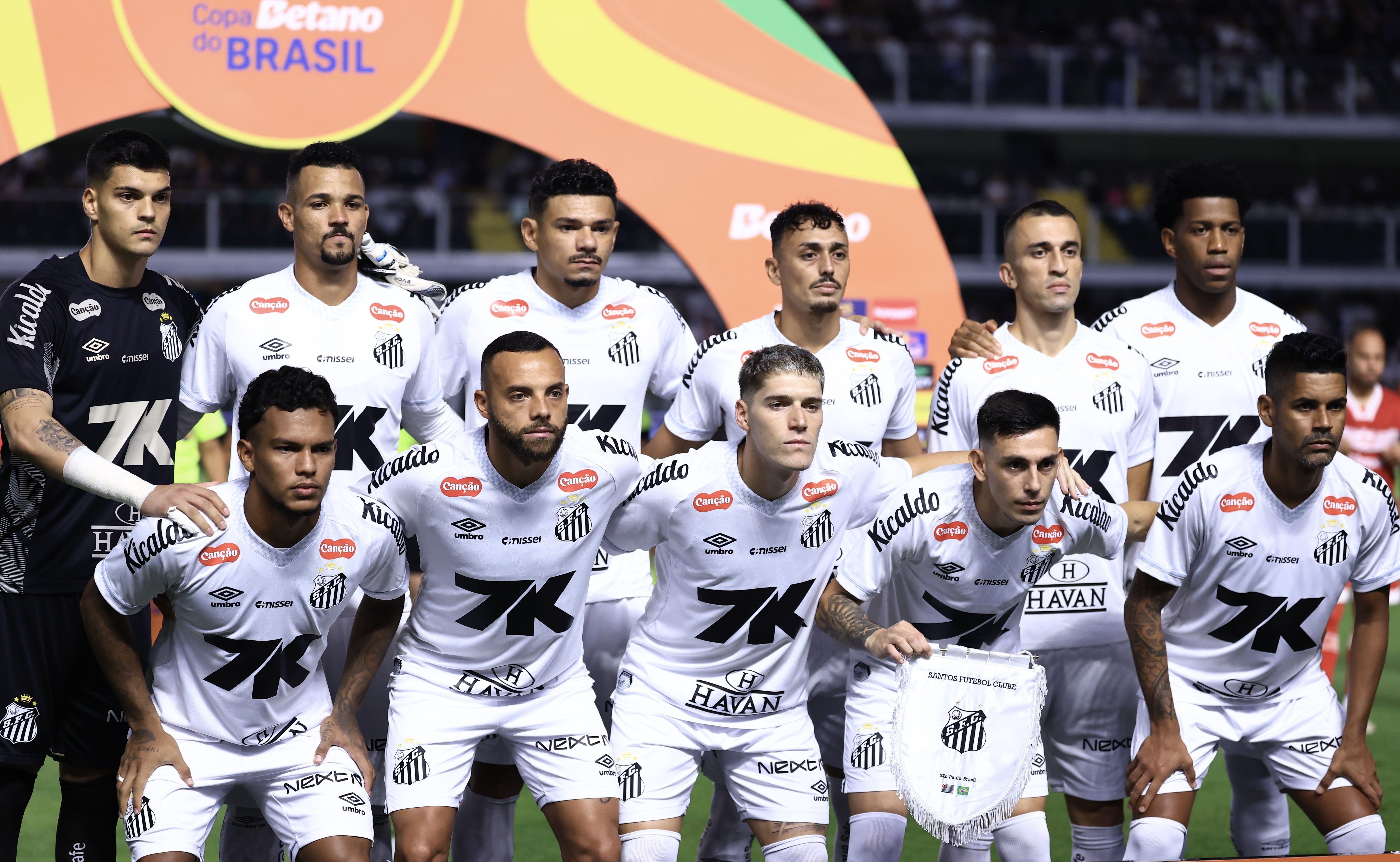 Jogador argentino se destaca no meio-campo durante empate do time alvinegro. Reprodução: Globo