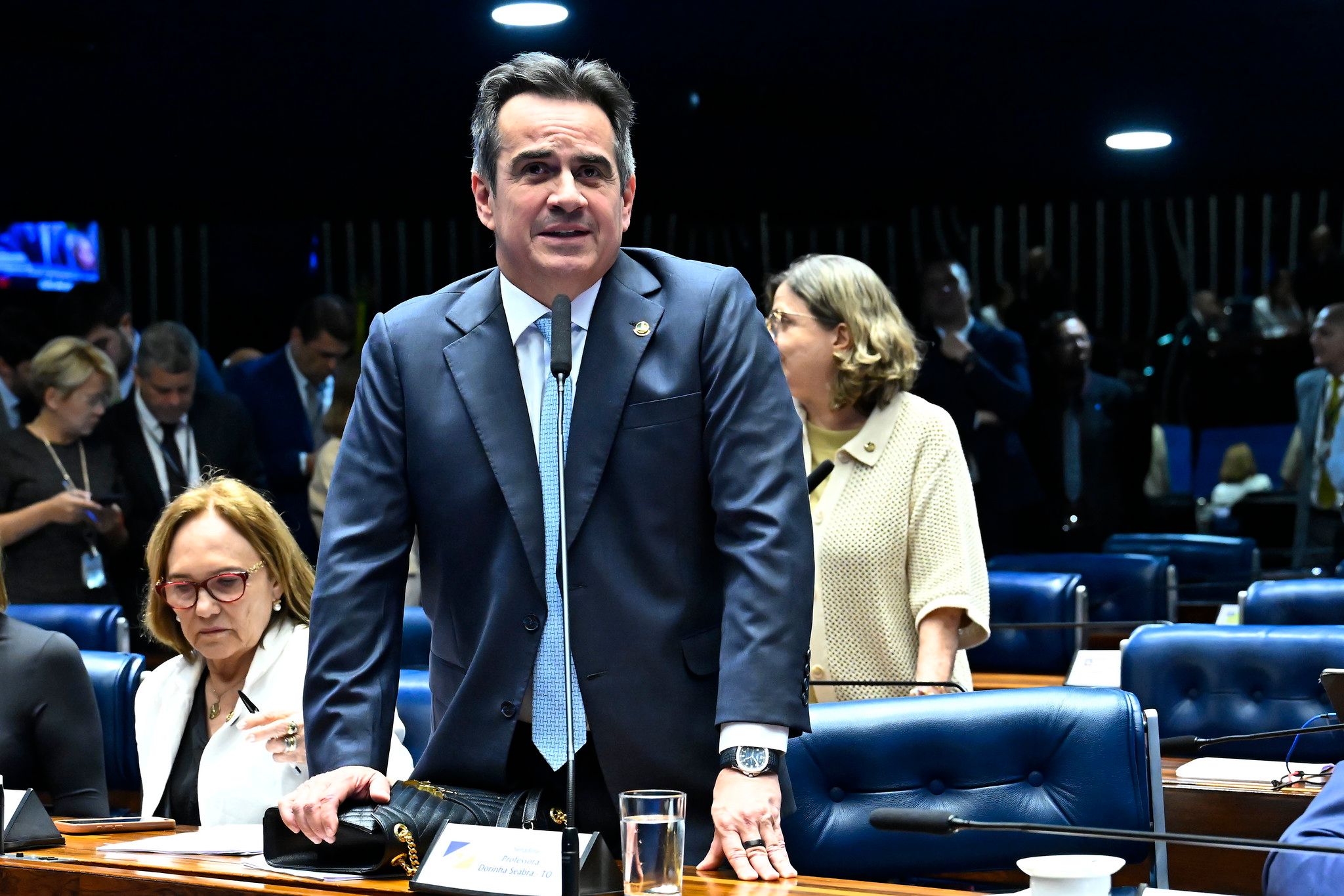 Emenda que beneficiava Master foi elaborada pelo banco e entregue a Ciro em envelope, diz PF - Foto: VEJA