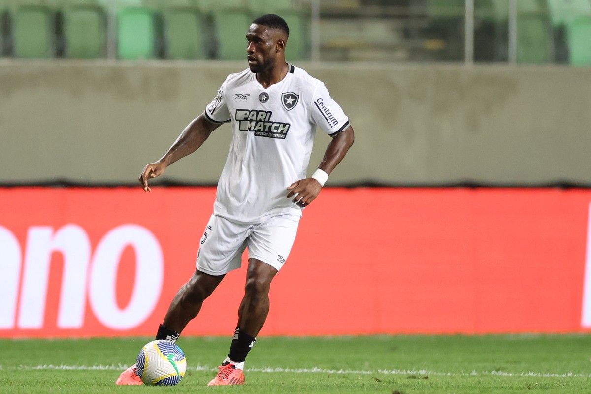 Botafogo Enfrenta Palmeiras Com Desfalques na Estreia do Brasileiro