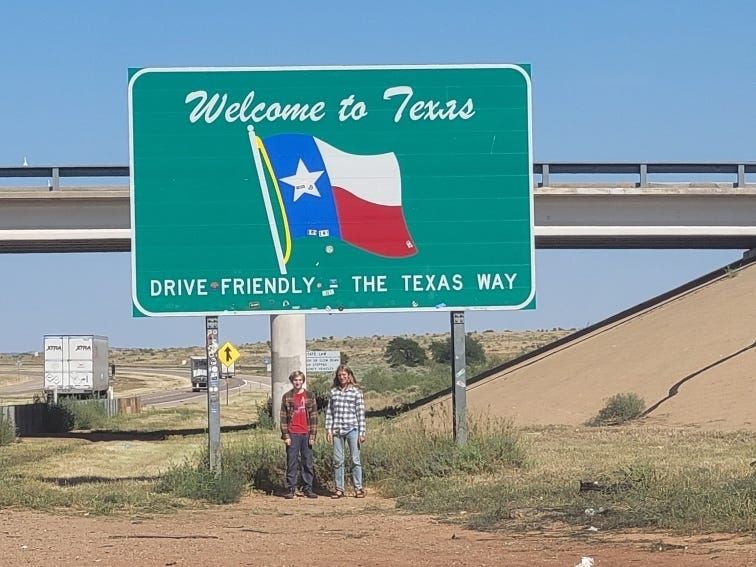 A família Koster se mudou para Justin, Texas, em busca de novas oportunidades e está feliz com a nova vida. Reprodução: Business Insider