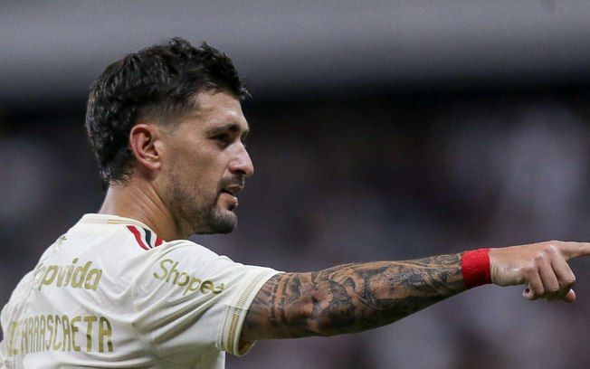 Arrascaeta marca gol e garante empate do Flamengo contra o Ceará. Reprodução: Gilvan de Souza/CRF