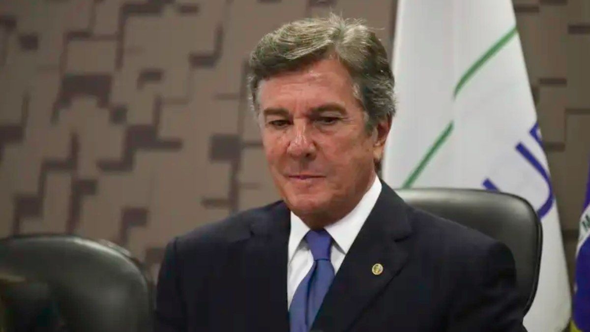 Ex-presidente é condenado e deve usar tornozeleira eletrônica. Reprodução: ig.