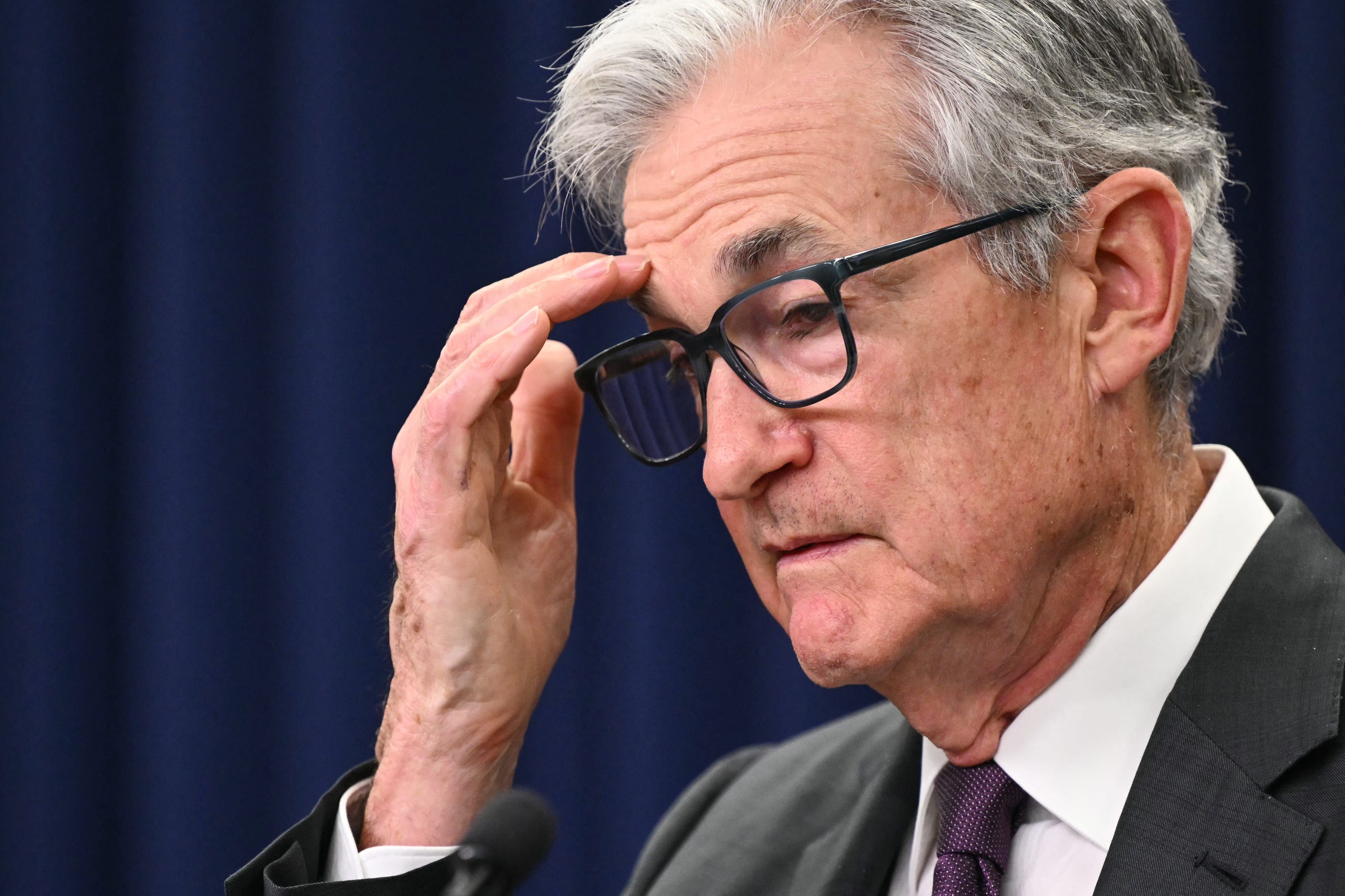 Jerome Powell comenta perspectiva cautelosa sobre taxas de juros após reunião do Fed. Reprodução: Business Insider