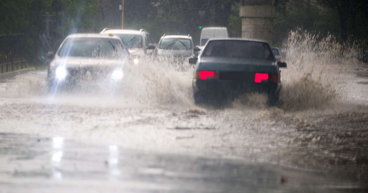 Alagamentos em São Paulo causam caos após chuvas intensas