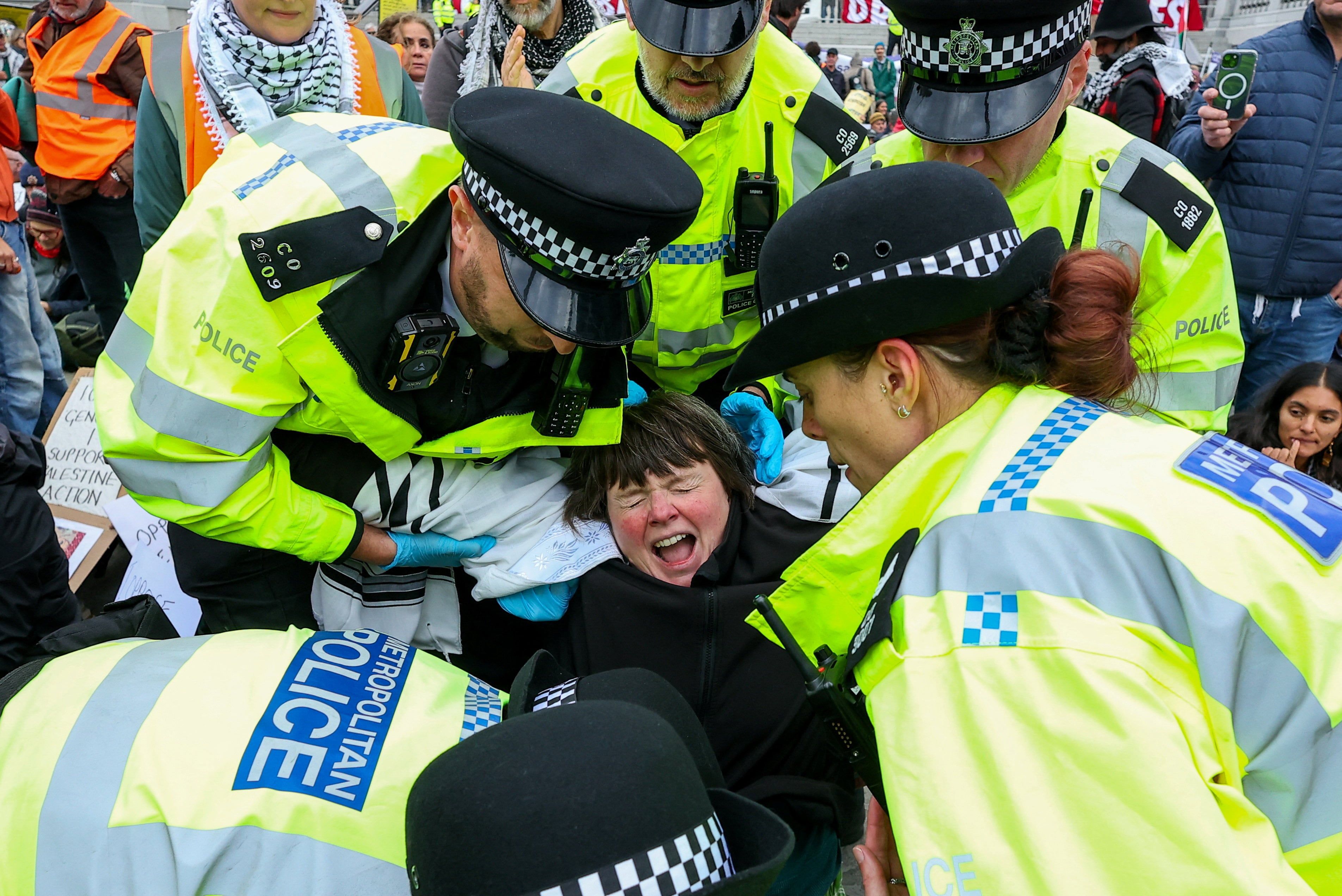 Ativistas pró-Palestina presos iniciam greve de fome, pressionando o governo britânico.. Reprodução: Elpais