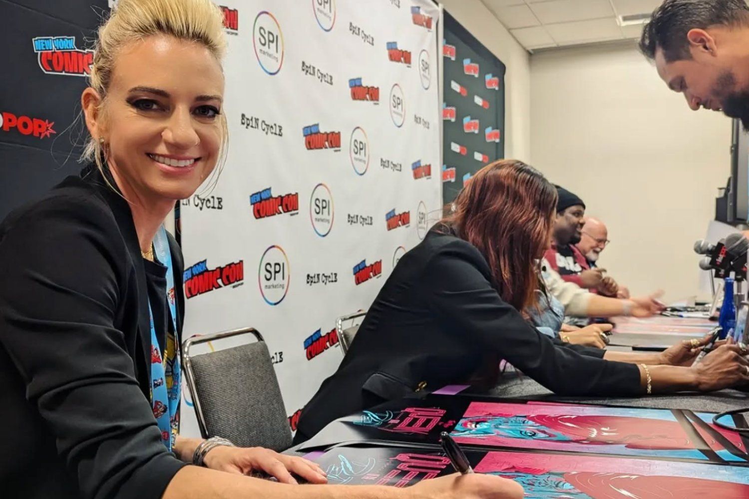 Katy O'Brien brilha em cena no festival com 'Queens of the Dead'. Reprodução: Gizmodo