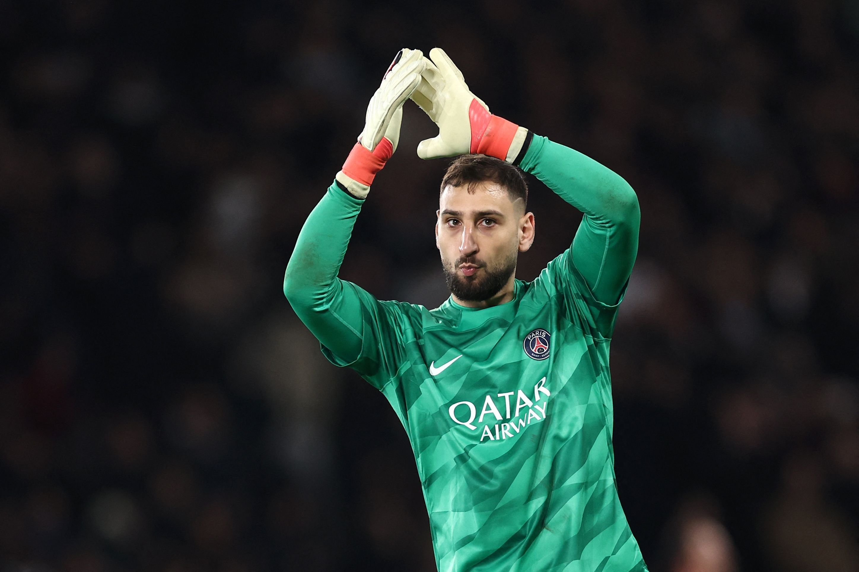 Donnarumma celebra acerto com o Manchester City após afastamento do PSG. Reprodução: Globo