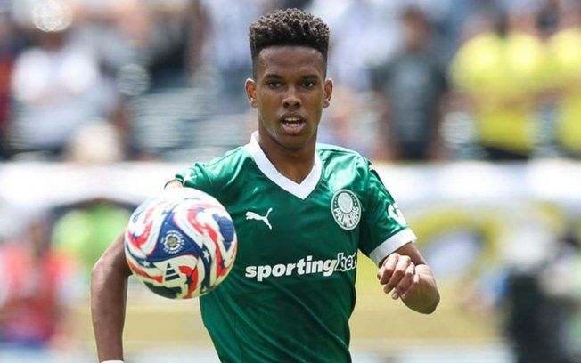 Estêvão, destaque do Palmeiras, encara o Chelsea em partida decisiva antes de transferência. Reprodução: Cesar Greco/Palmeiras